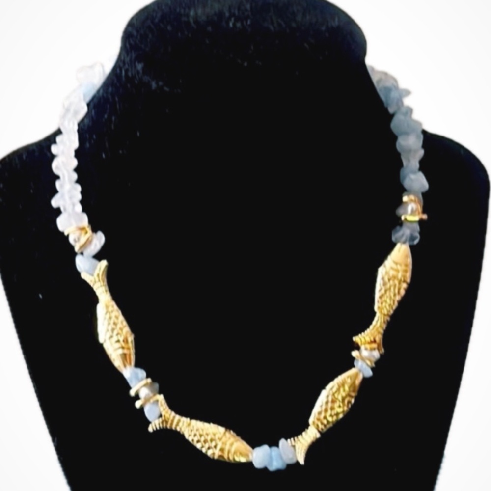 NWT ⚜️🐠⚜️ ATTERI Gorgeous Semi Precious Stone Golden Fish Blue Beaded Necklace